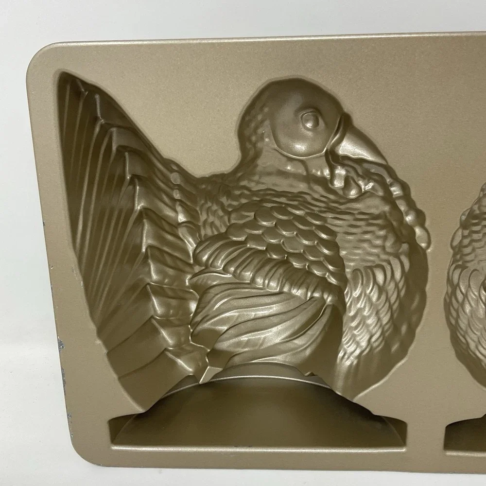 Nordic Ware Turkey Cake Pan 3D 10 Cup Cast Aluminum Thanksgiving USA